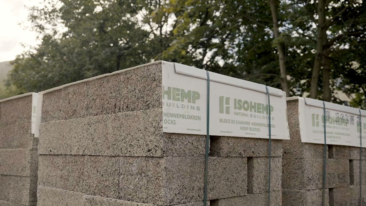 Isohemp Hanfsteine auf Palette