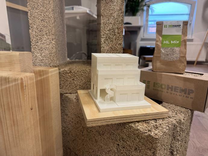Modell Haus aus Hanfsteinen