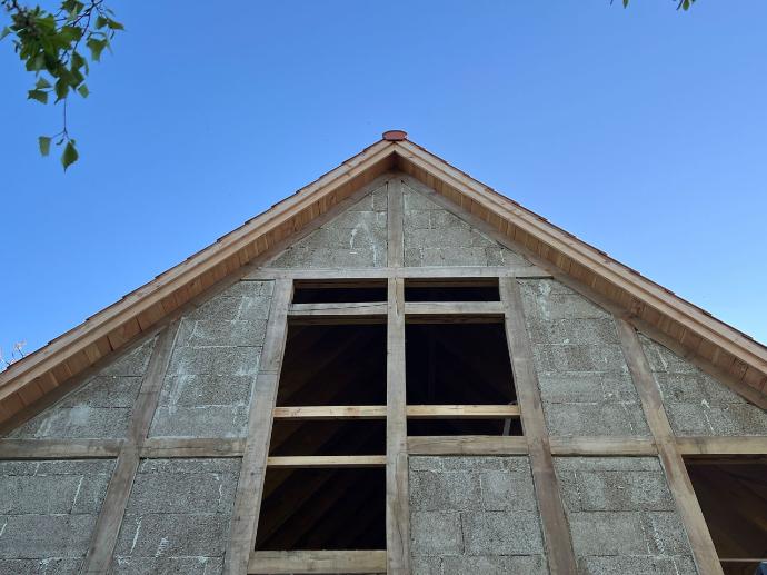 Rohbau Fachwerk mit Hanfsteinen