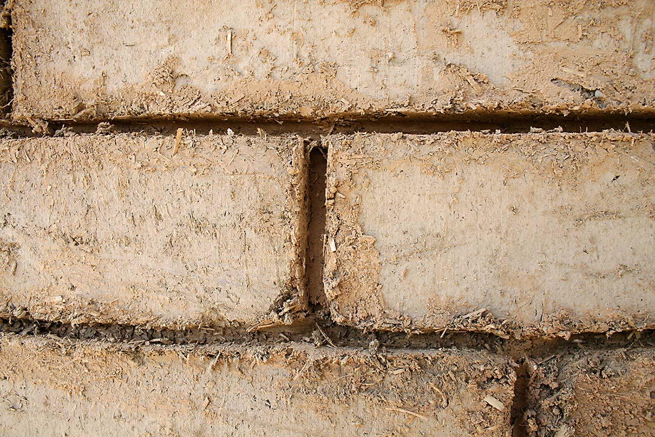 Leichtlehmstein mit Lehm-Mauermörtel leicht