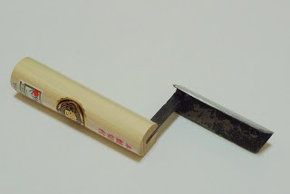 Honyaki Motokubi corner trowel, pointed inside corner	