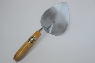 Honyaki mason's trowel