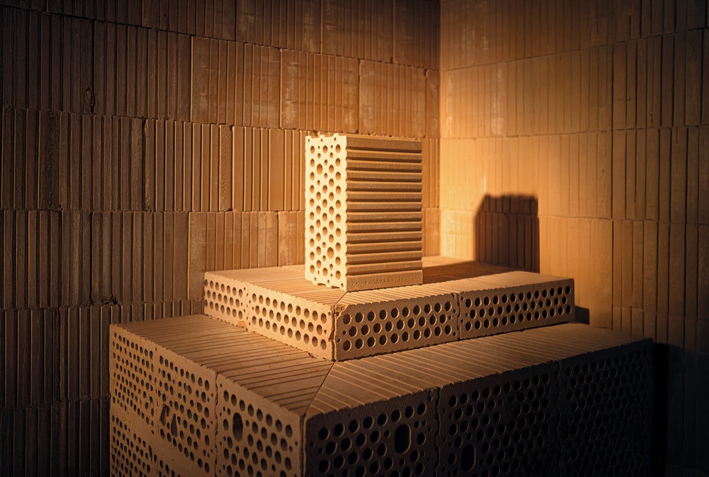 Clay brick hand pattern